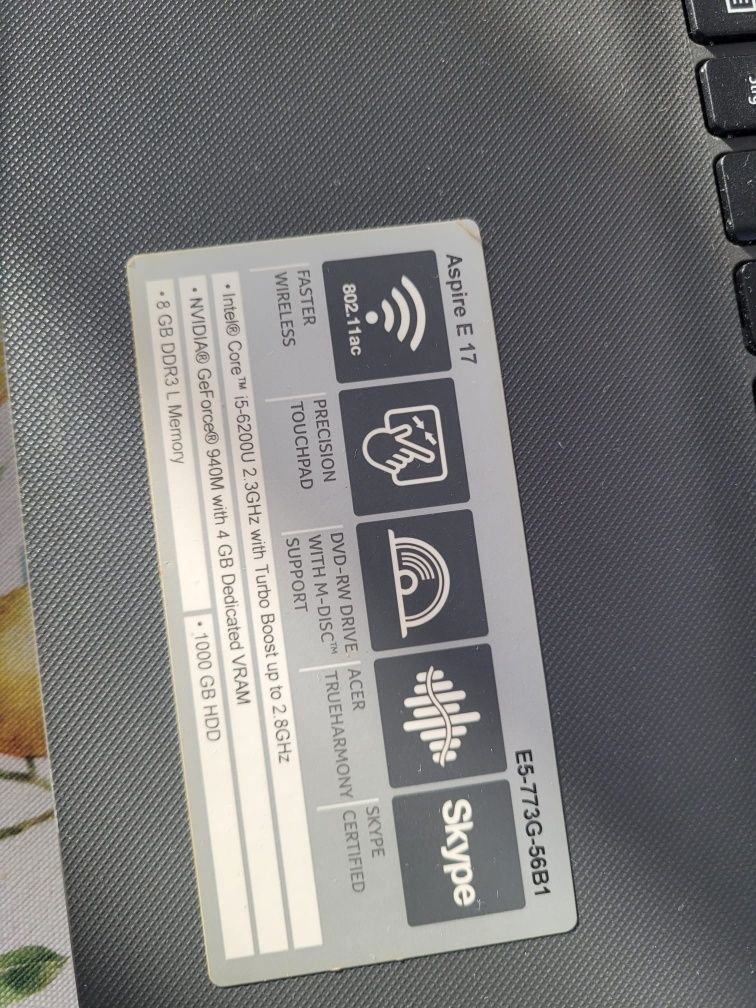 Vând laptop Acer E5-773G intel i5 ssd 512gb