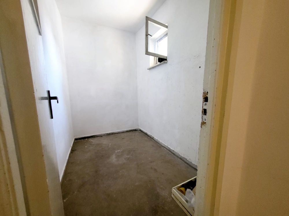 Vand apartament decomandat