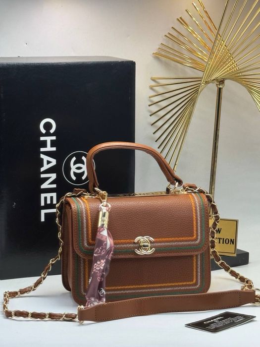 Geanta Chanel noua !!! Dimensiuni 21/15 !!!