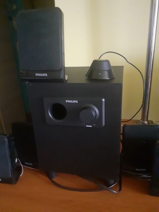 Vând boxe multimedia 5.1 Philips