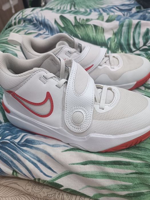 Papuci purtați foarte puțin