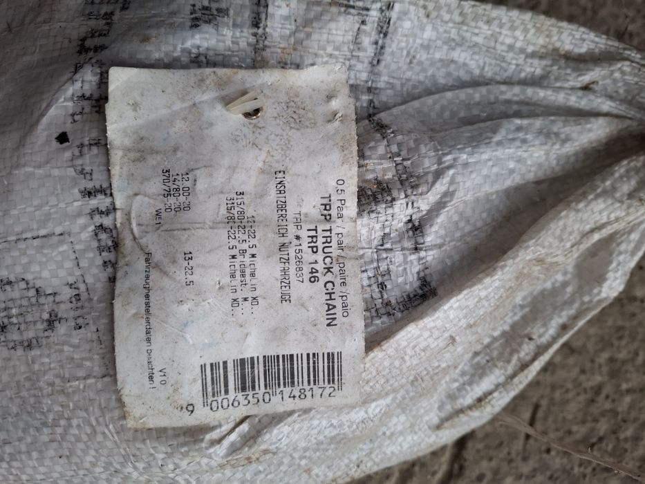 doua lanțuri noi de zăpadă ptr camion ..