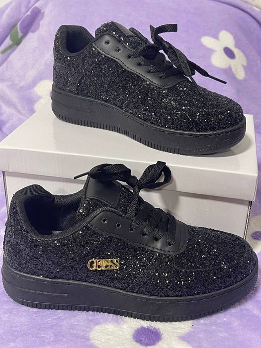 Adidasi Guess Cu sclipici