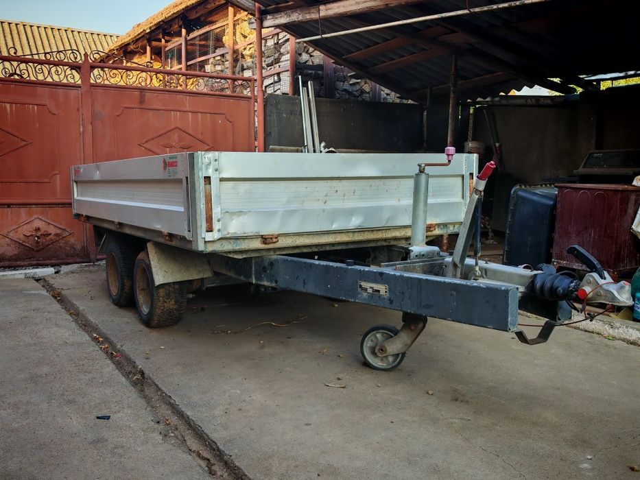 Vând remorca cu 2 axe de 2600 kg