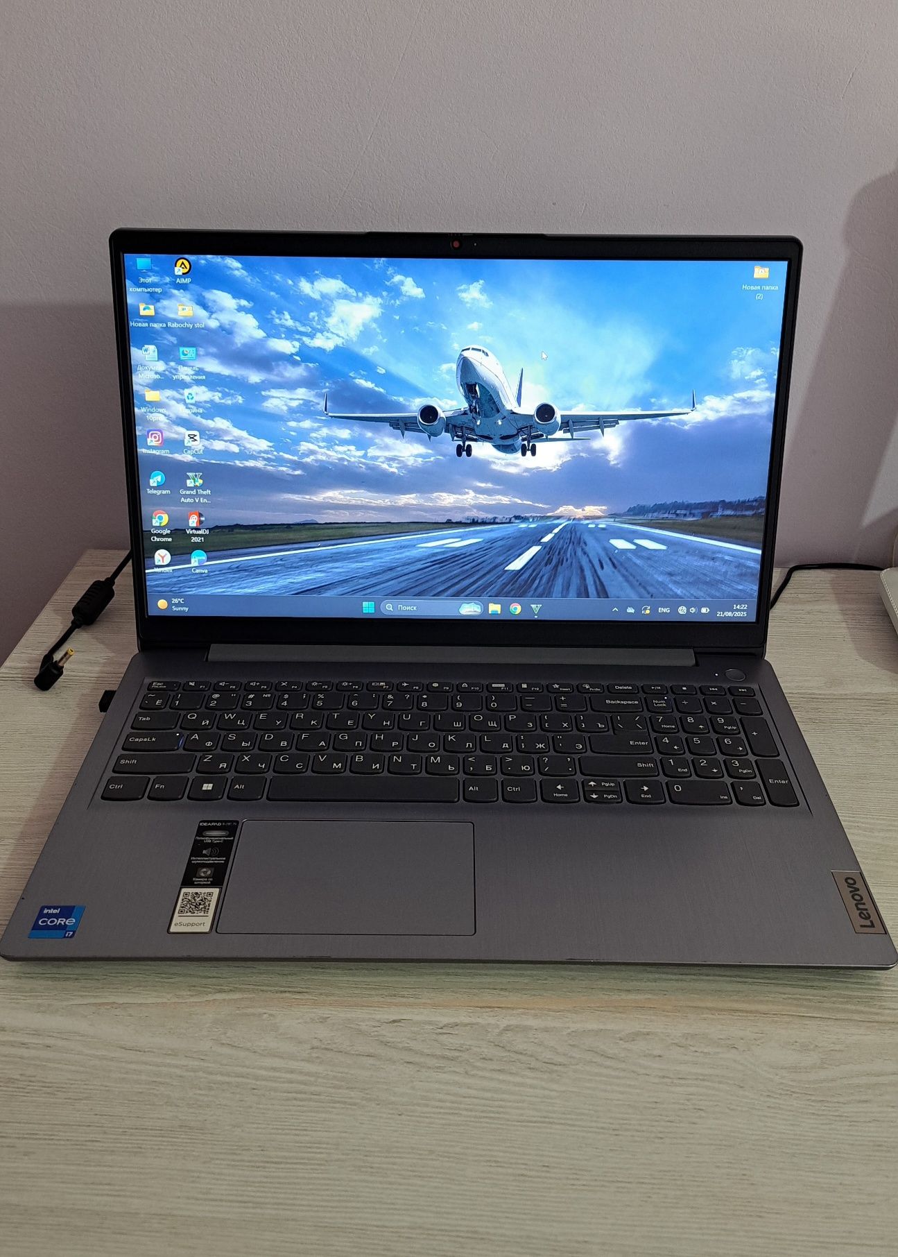 Noutbuk Lenovo IdeaPad 3 15IAU7,15.6"FHD TN, i7.1255U. 8GB DDR4, 512GB