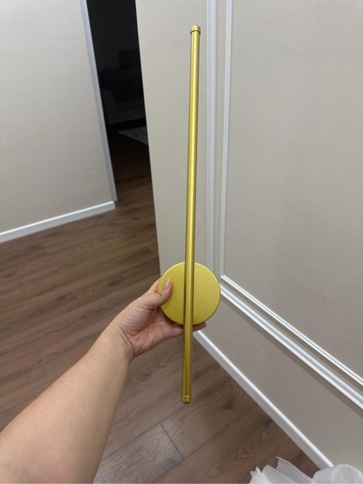 Срочно продам настенный БРА