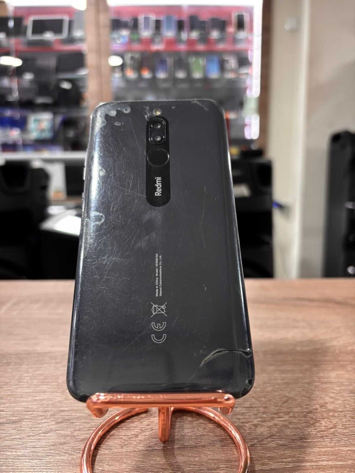 Продавам Мобилен Телефон Redmi 8