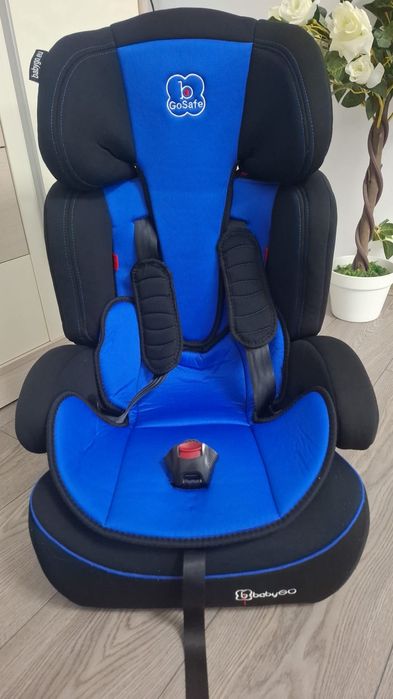 Scaun auto pentru copil .
