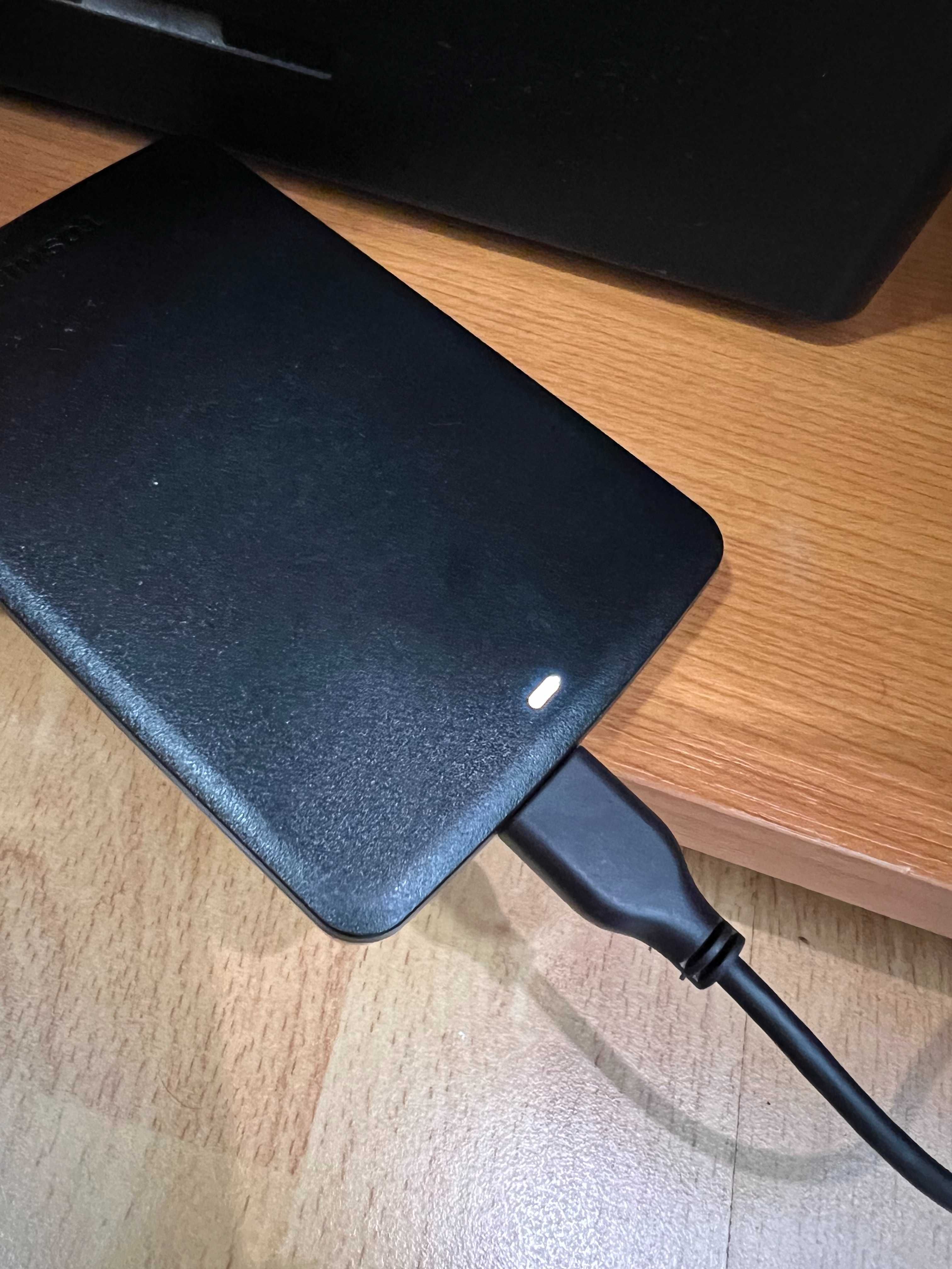 Външен диск Toshiba 500GB