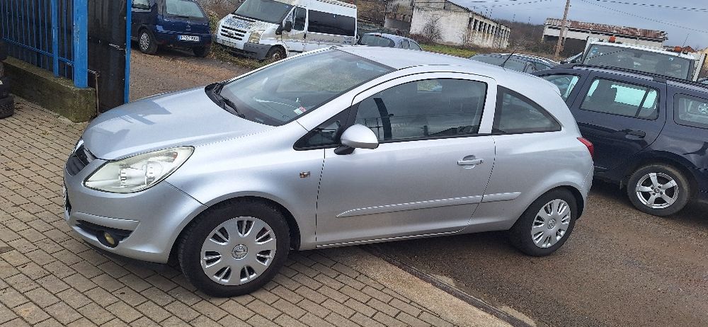 Opel corsa 1.2 benzină cutie automata