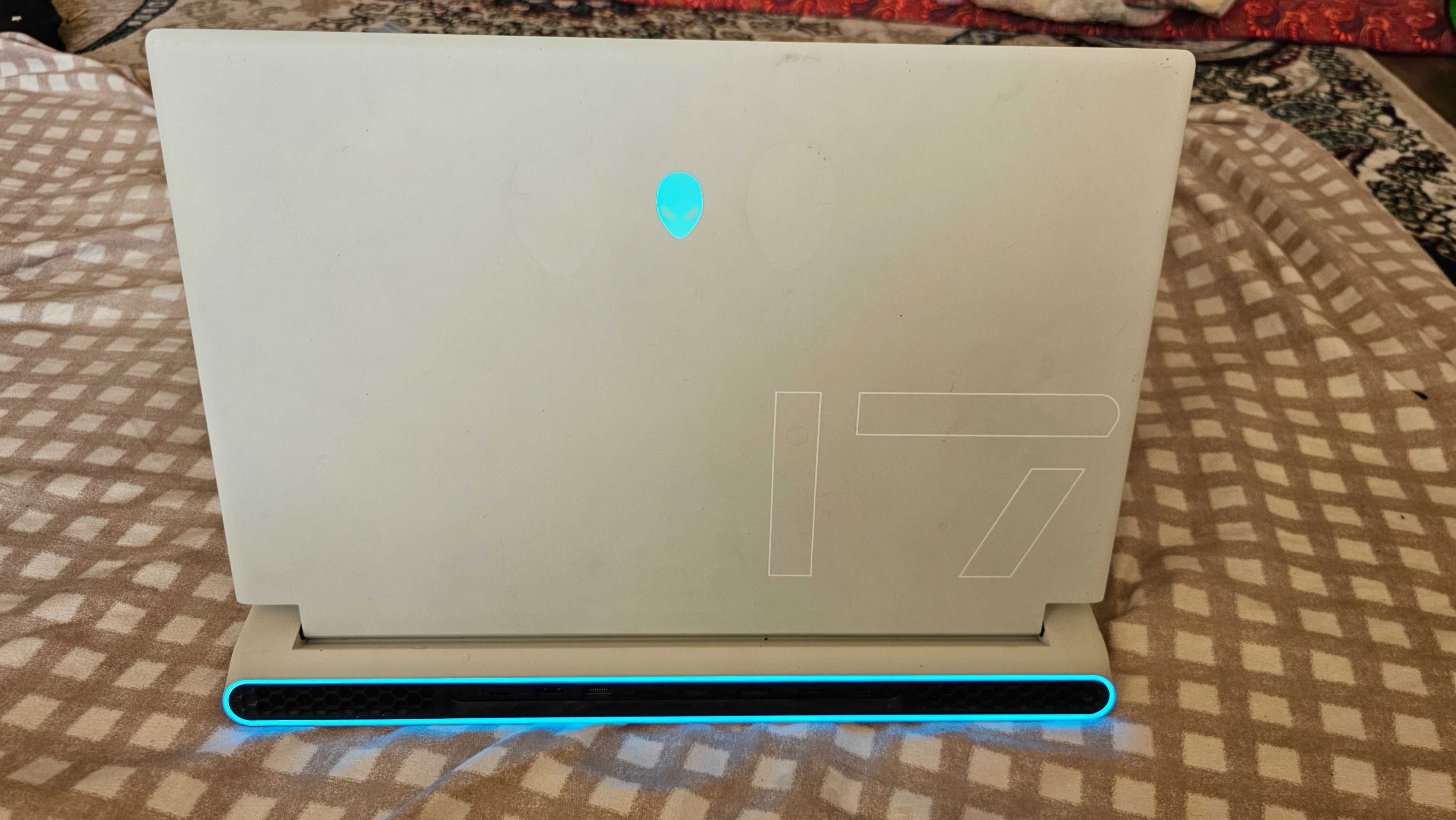 Alienware  X17 R2