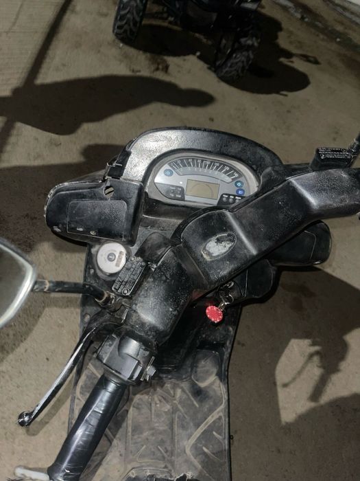 Vând scuter de 150