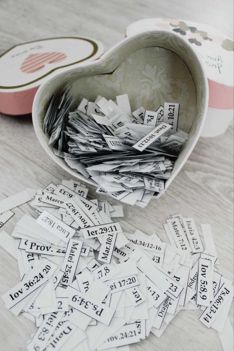 Cutiute cu versete biblice