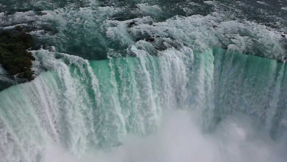 Про дизайн за Facebook Instagram TikTok банер, корица, лого видео