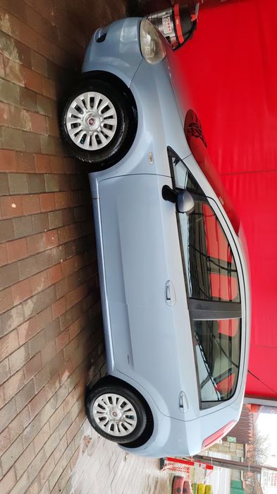 Vând fiat grande punto