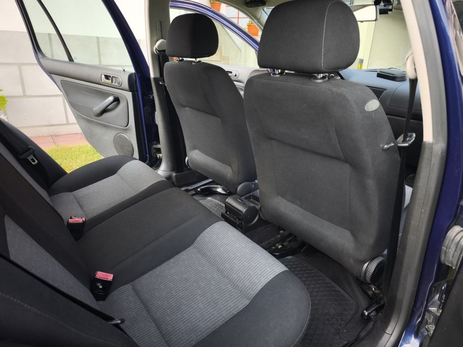 Vând autoturism Golf IV 2003 Pacific