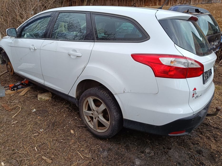 Dezmembrez Ford Focus 3 Break 1.6 tdci 2012