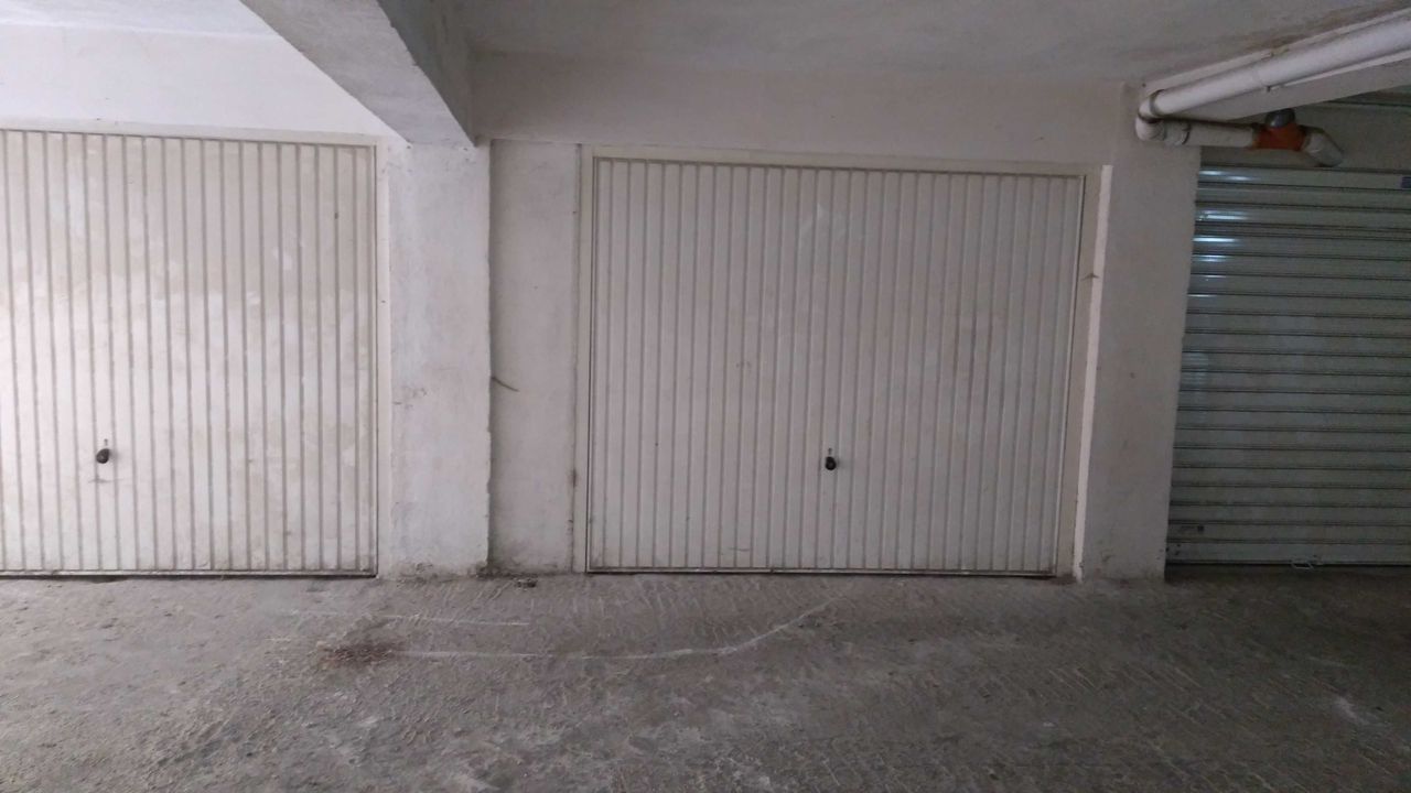 Дава се под наем Гараж / Паркомясто в Стара Загора, Център - 21 кв.м за 76.5 € - Снимка #3