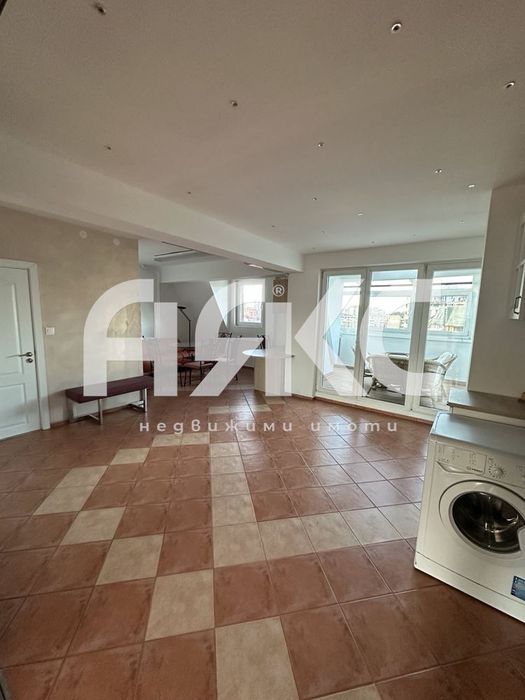 Продава се Тристаен апартамент в София, Стрелбище - 96 кв.м за 3209 €/кв.м - Снимка #1