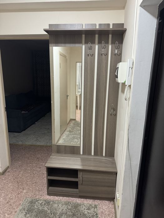 Прихожая стенка.