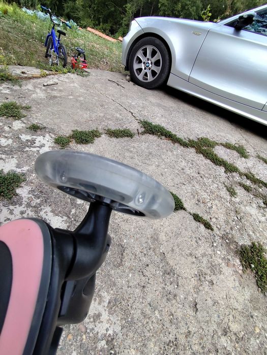 Тротинетка нова каране е един път