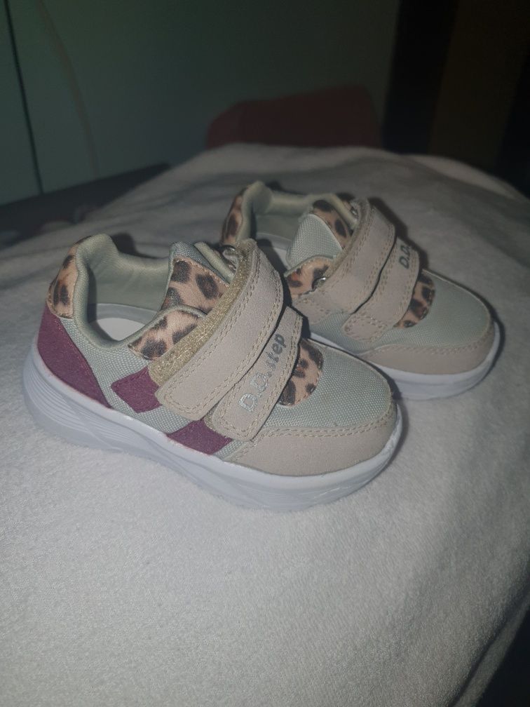 Adidași copii de vânzare