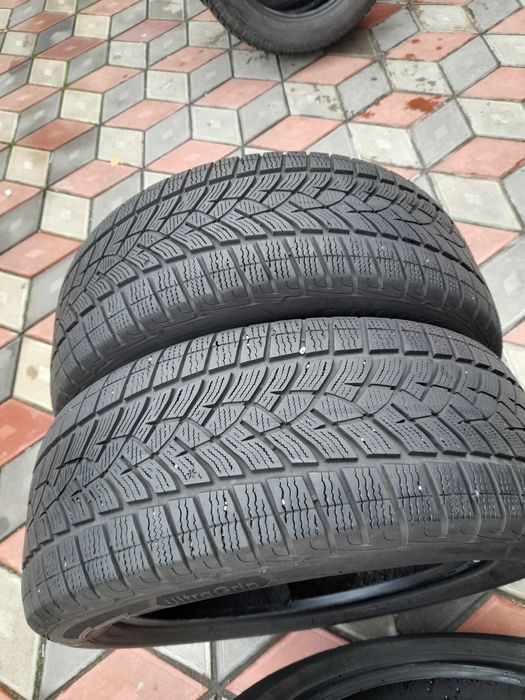 Vând 2 anvelope de iarna 235 55 r17 GOODYEAR foarte bune din 2021