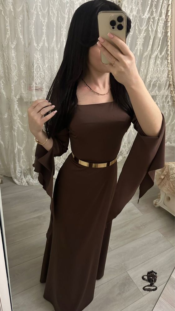 Платья вечерние шикарные