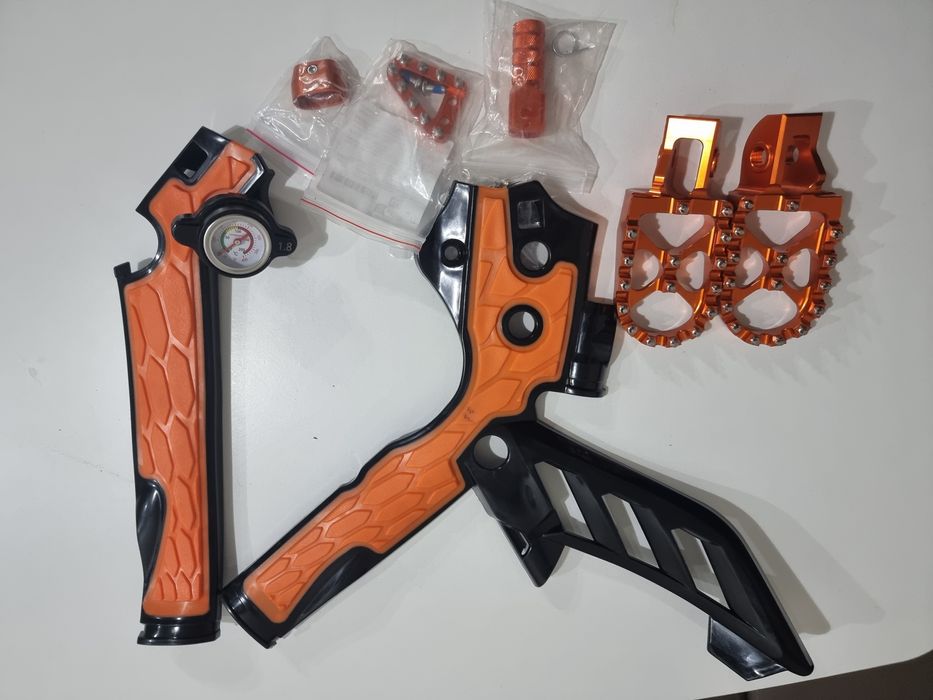 Protectii cadru KTM pedala frana scarite buson radiator schimbator