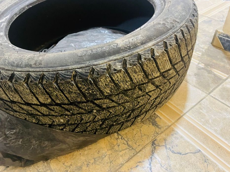 Шины Nexen 205/55/R16 зимние 1 сезон откатал