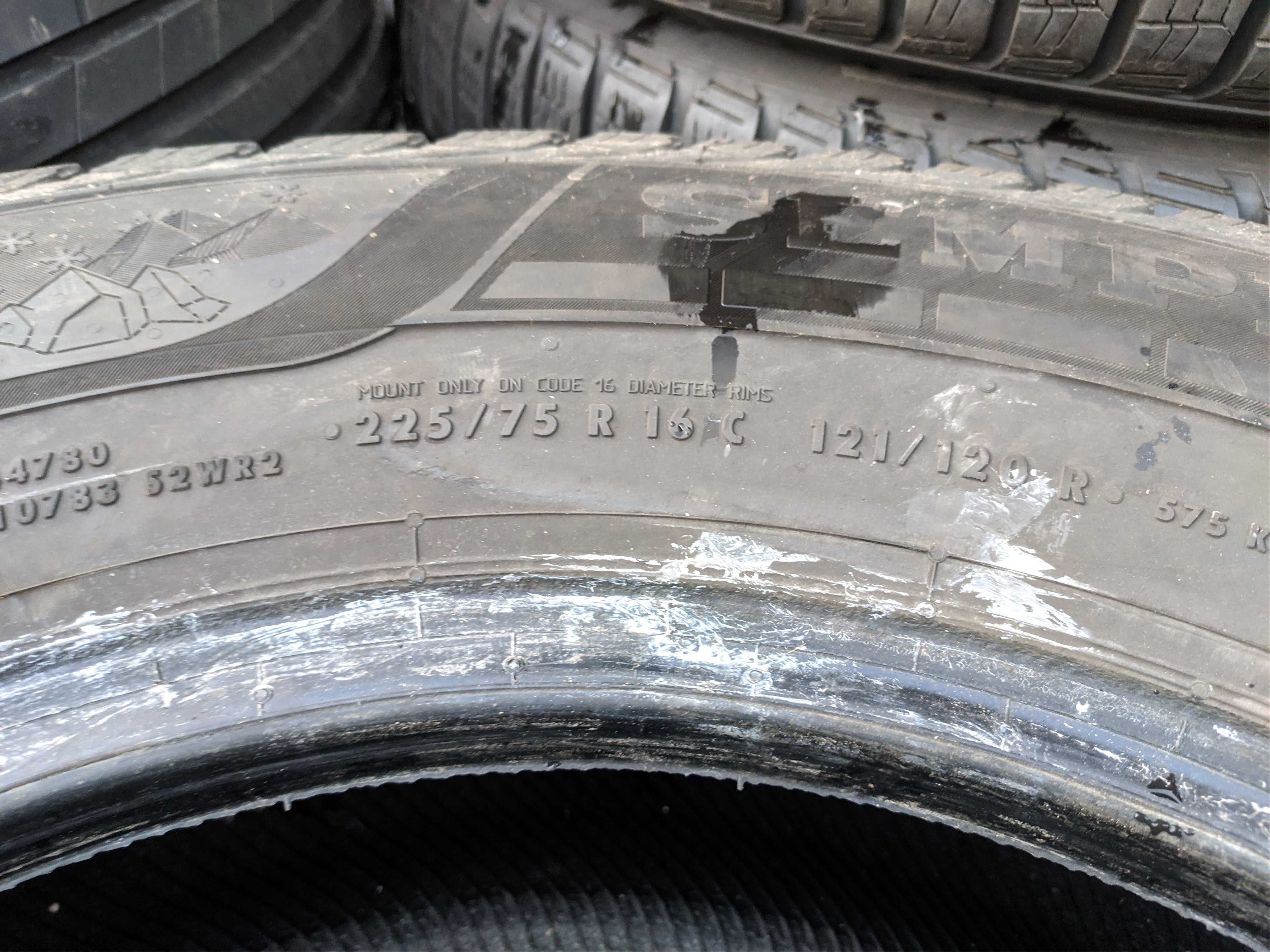 4бр Зимни гуми за БУС 225 75 16 С - Semperit