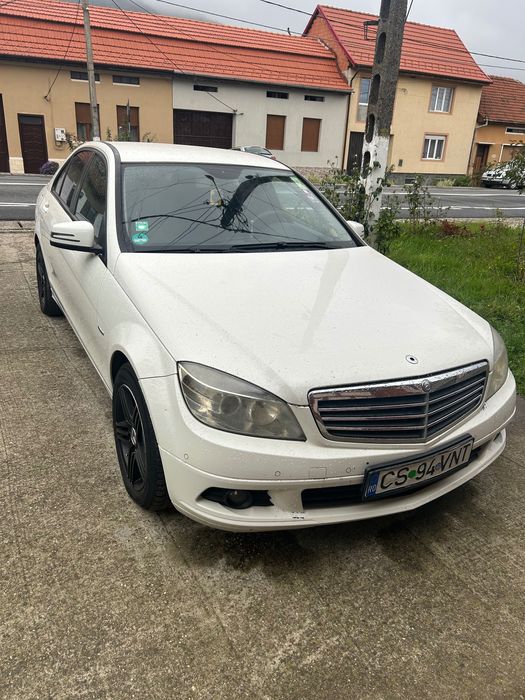 Mercedes-Benz C-Class C220 Schimb cu camioneta basculabila.