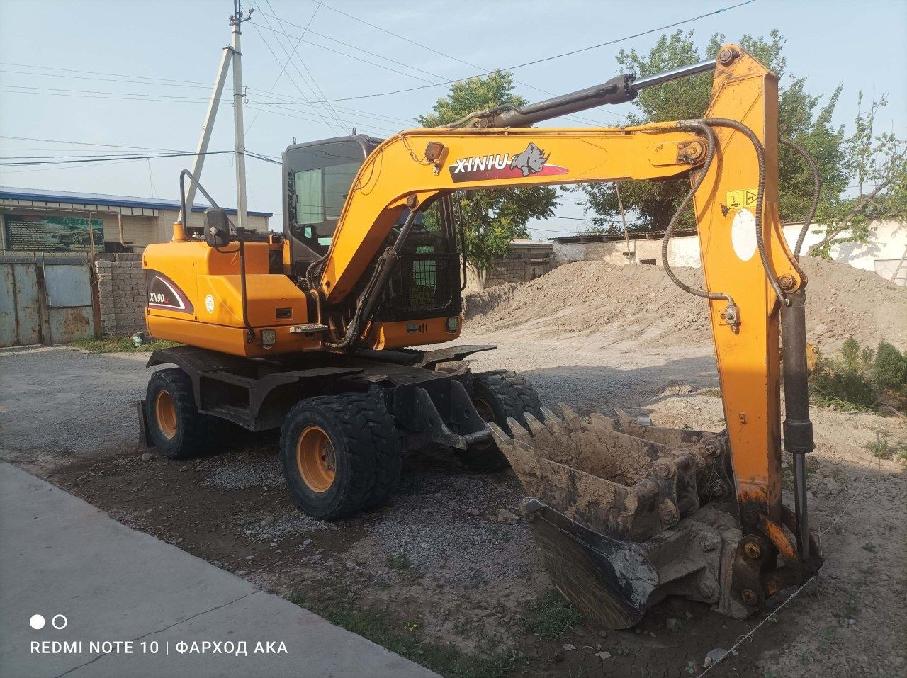 Эксковатор HINIU X90 LX сотилади 2022 йил 3800 моточас