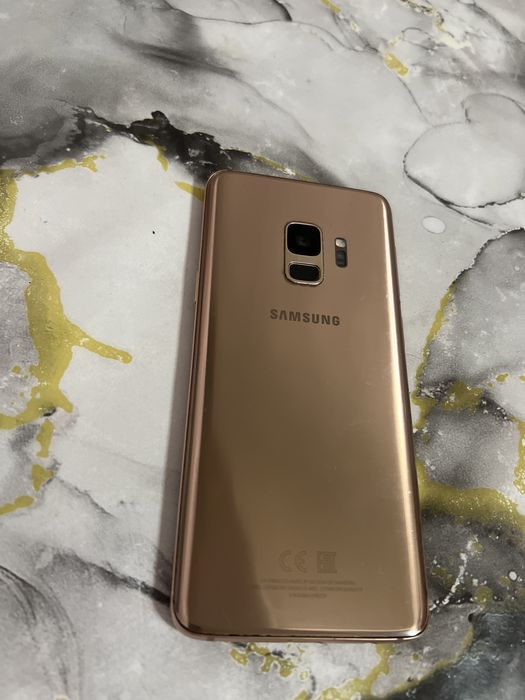 Телефон Samsung Galaxy S9