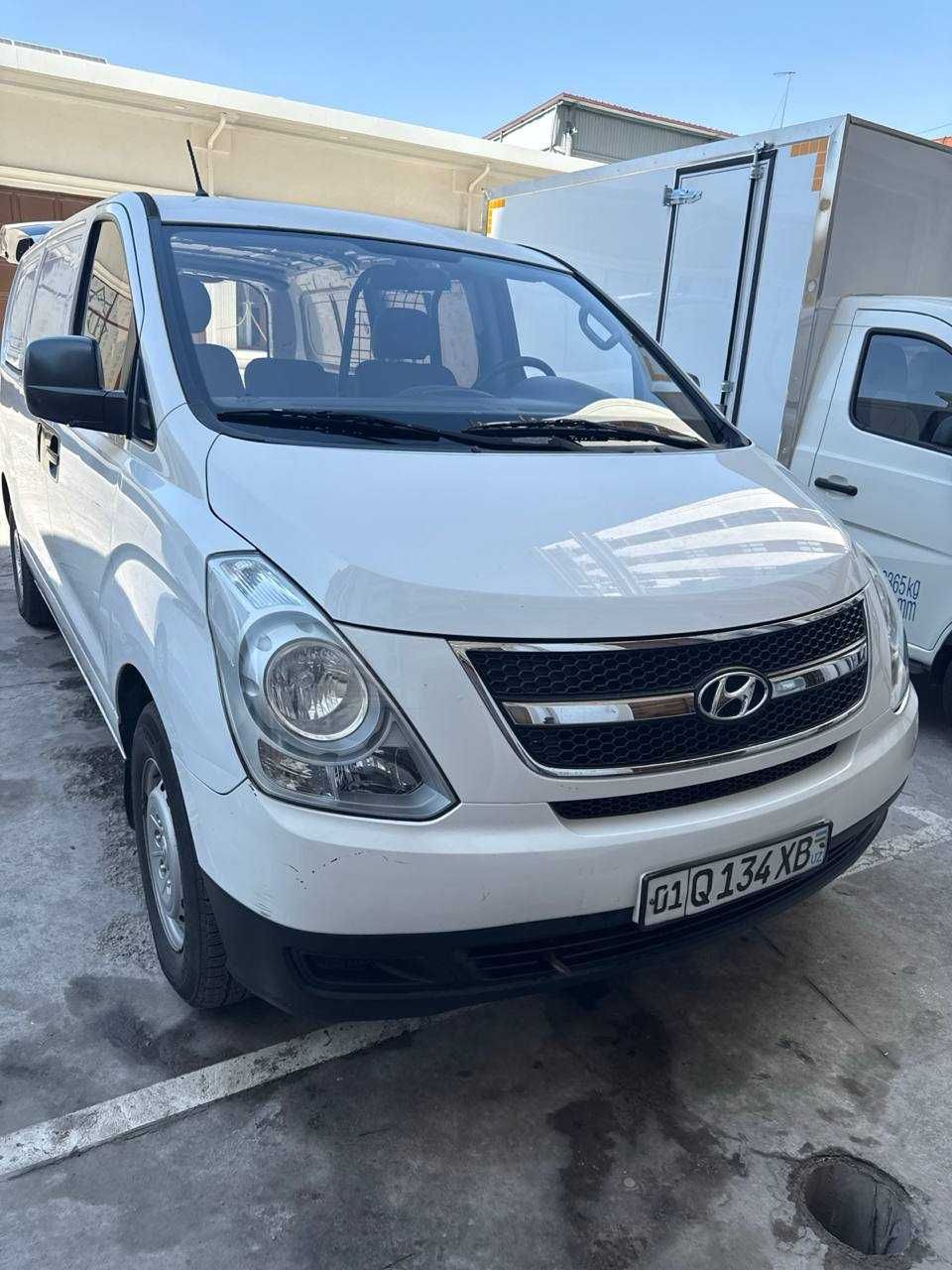 Hyundai   H-1  (Strarex ) VAN