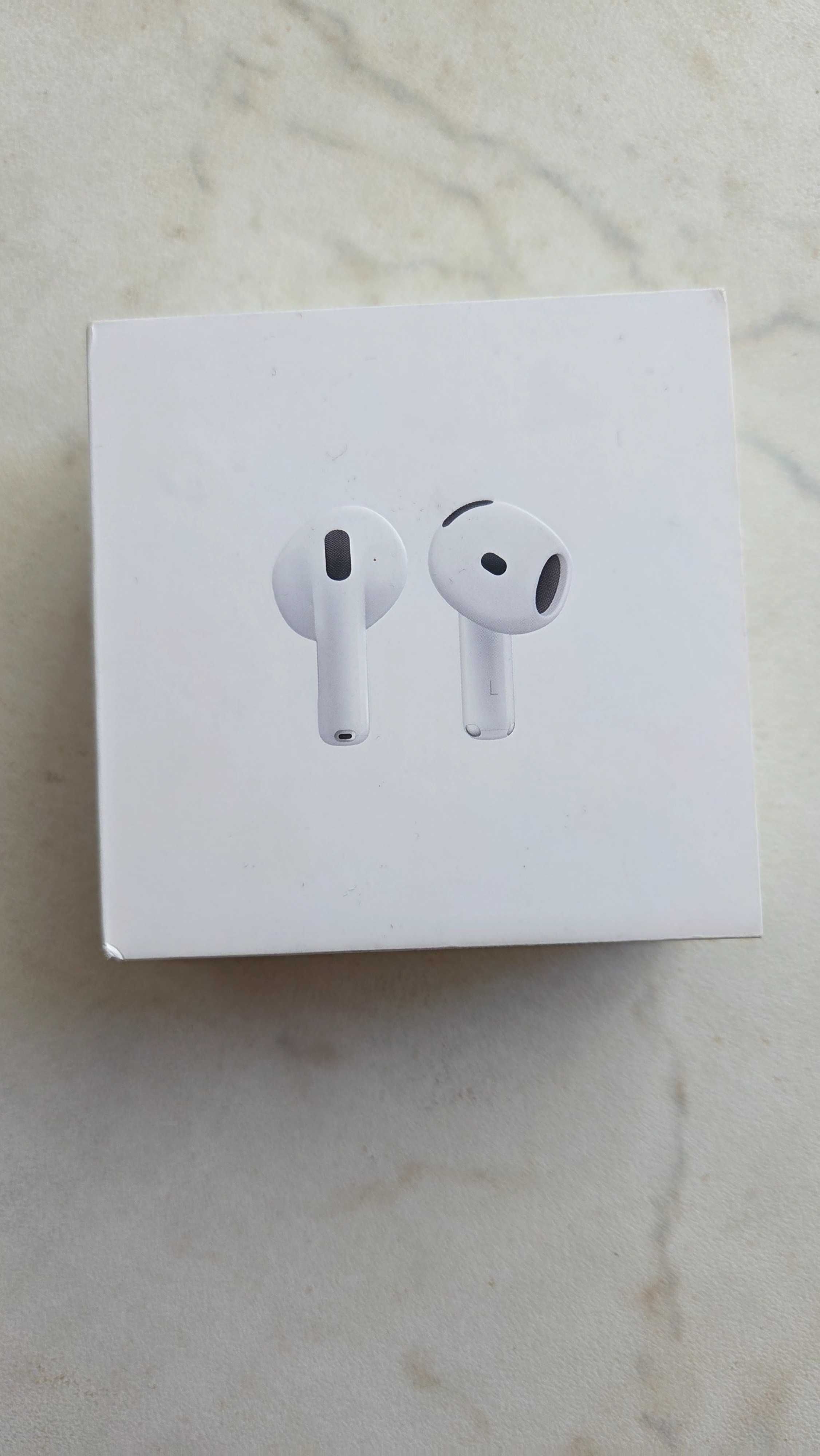 AirPods 4 безжични слушалки