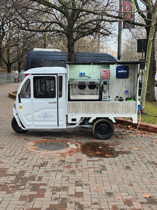 Cafenea mobila superba la cheie