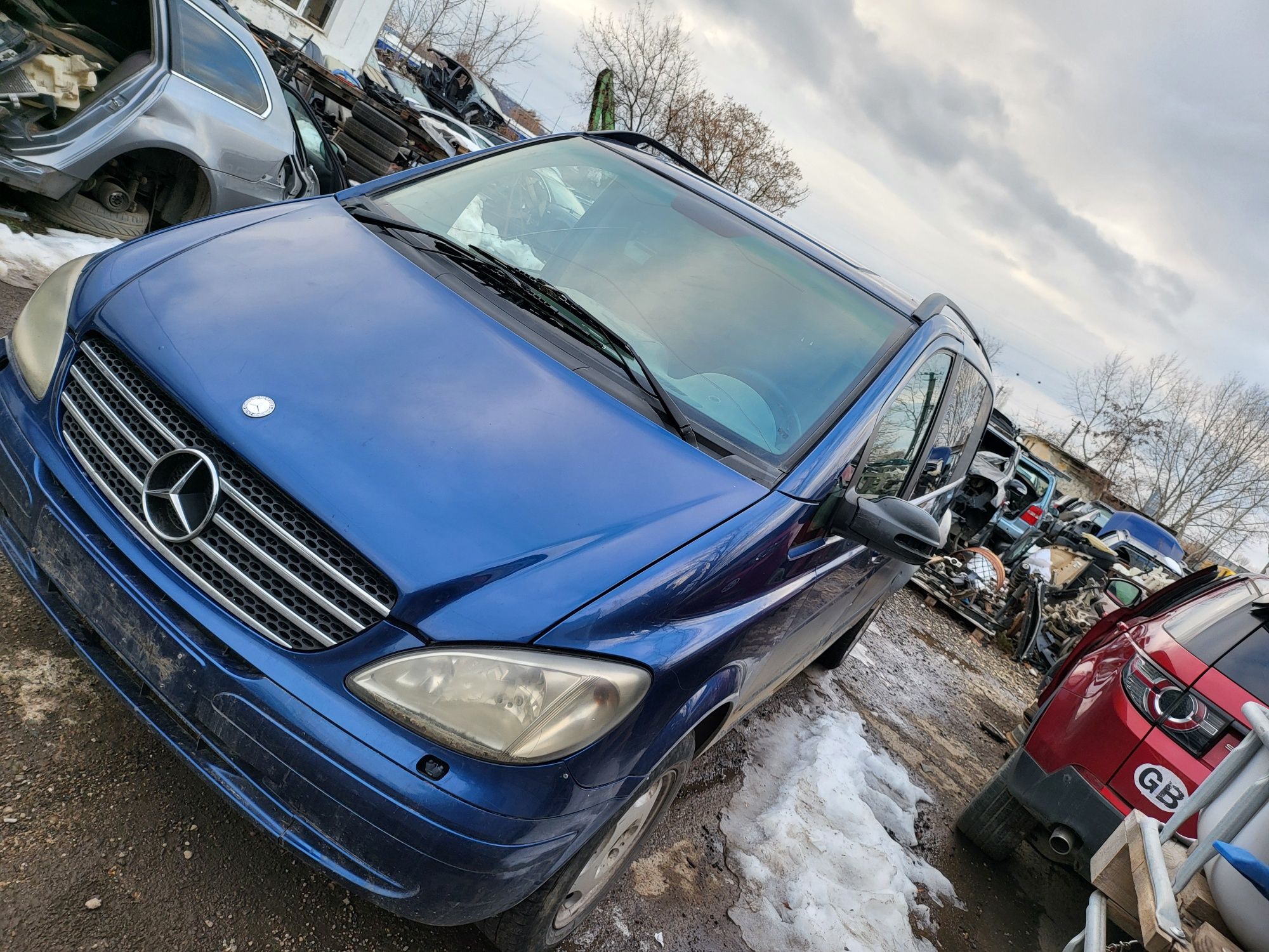 Dezmembrez piese Mercedes Vito viano Motor 2.2 cdi 2006 W639