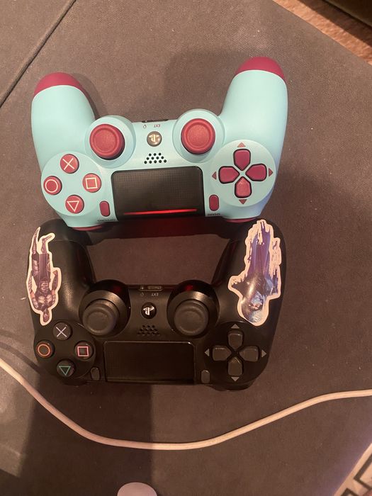 Продам пс4 в хорошем состоянии