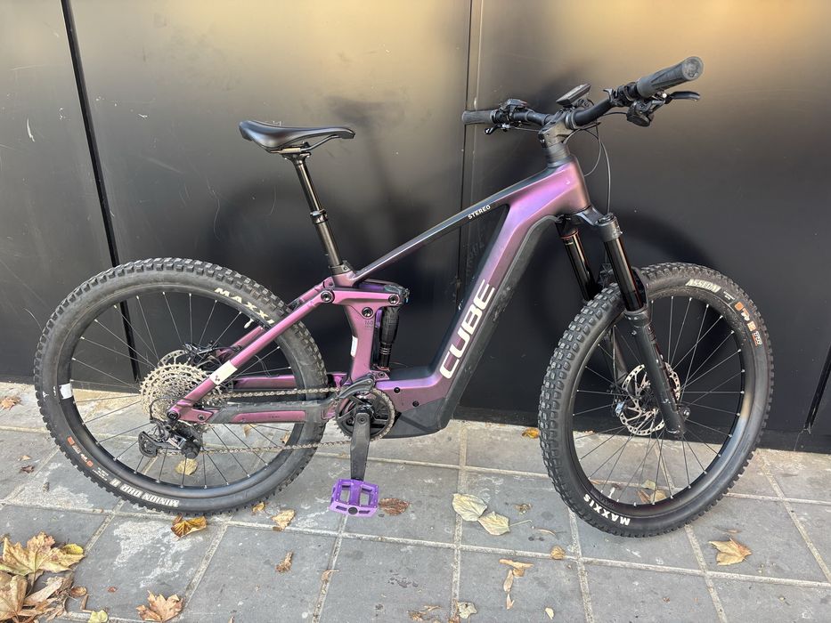 Електрически карбонов велосипед Cube Stereo 27.5 цола