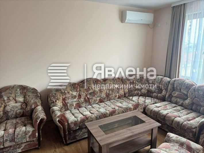 Тристаен и двустаен апартаменти в Св. Влас