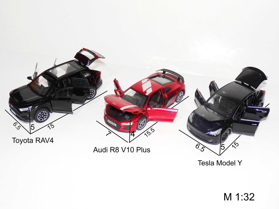 Нови метални колички с отваряеми врати и звук.