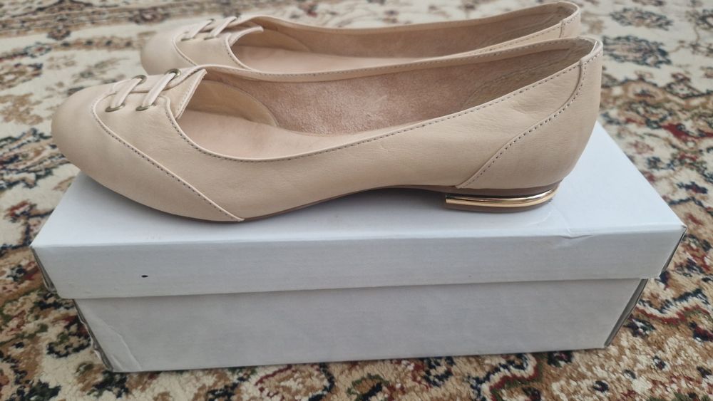 Продам женские туфли