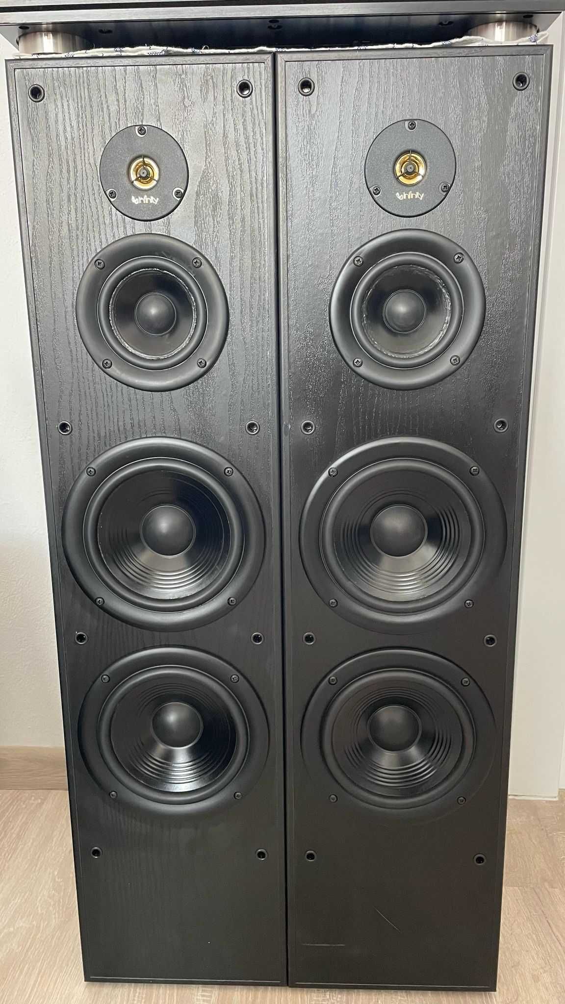 Linie Sony cu boxe Infinity