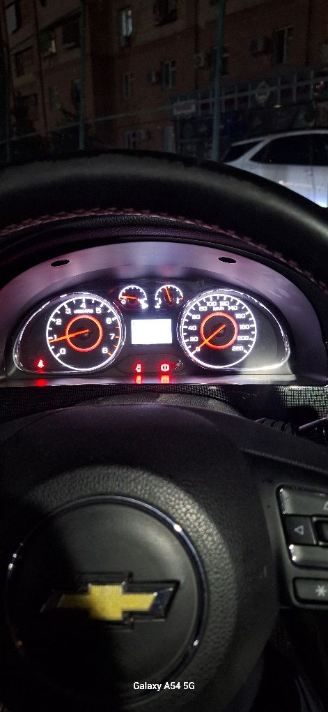 Jentra avtomat tablo magnitola tarrpeda kismlari xam bor