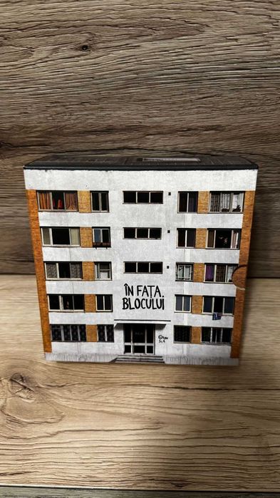 In fata blocului - ilustratii jocurile copilariei