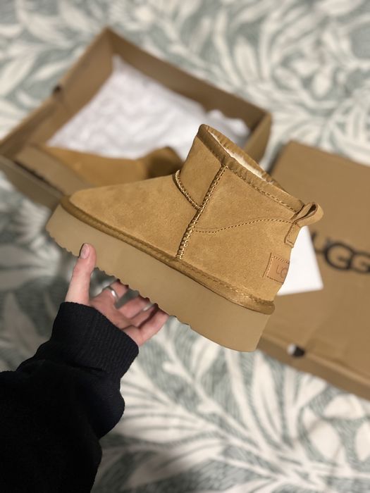Ugg mini clasic