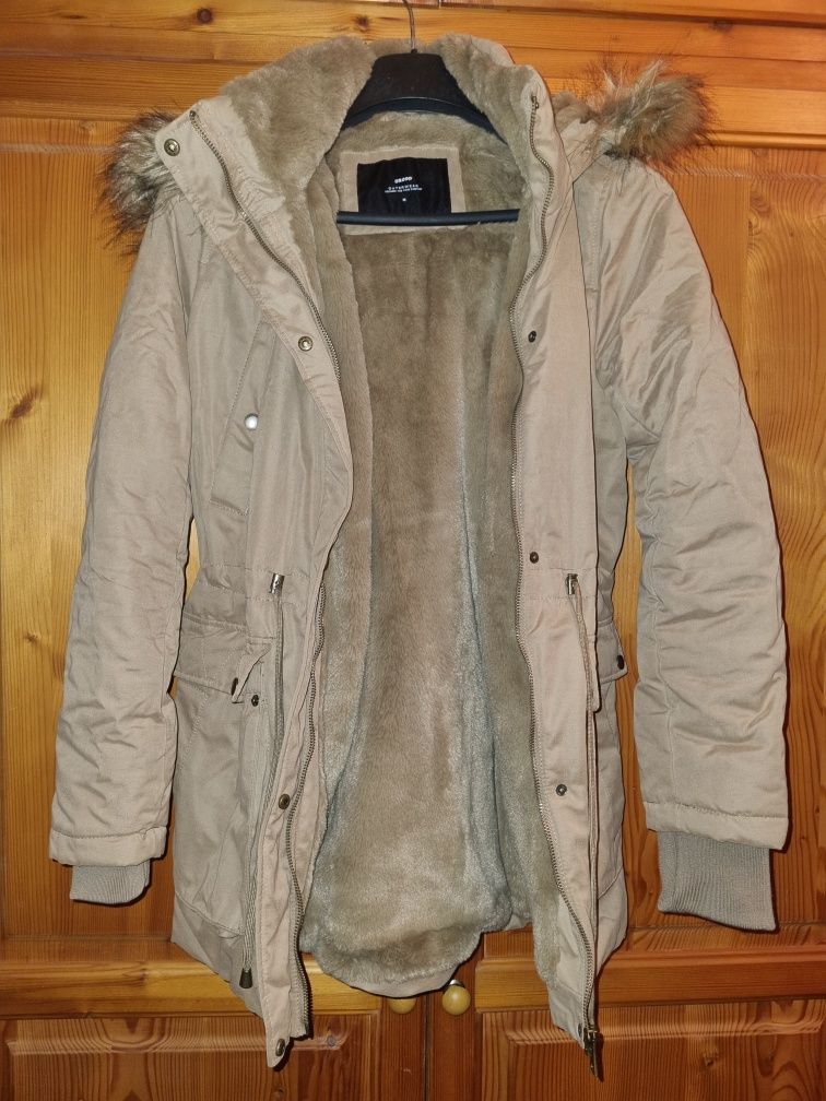 Дамско яке (парка) с мъхеста подплата, размер М, Cropp