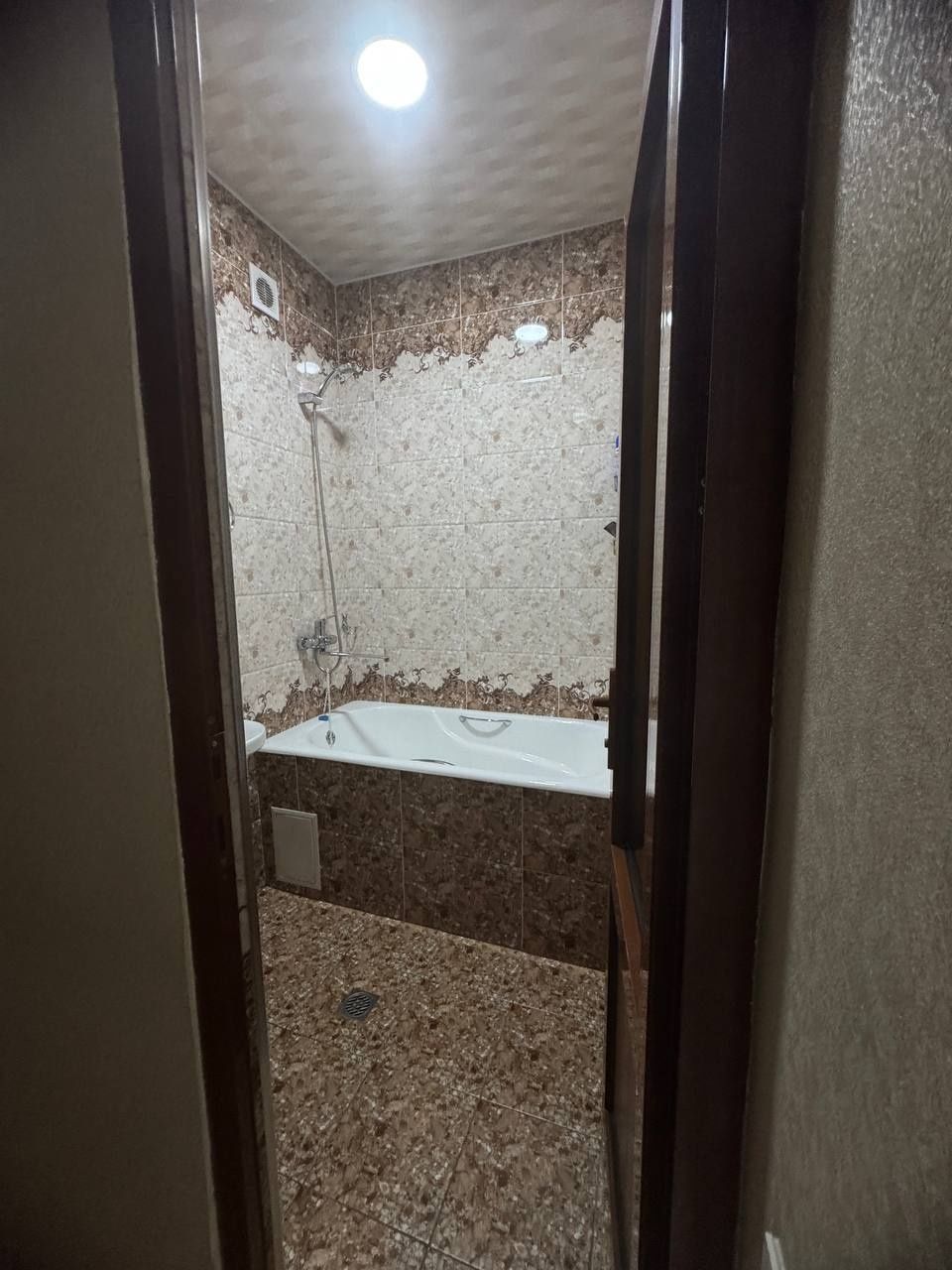 Аренда Чиланзар 2, под офис, 2/1/4