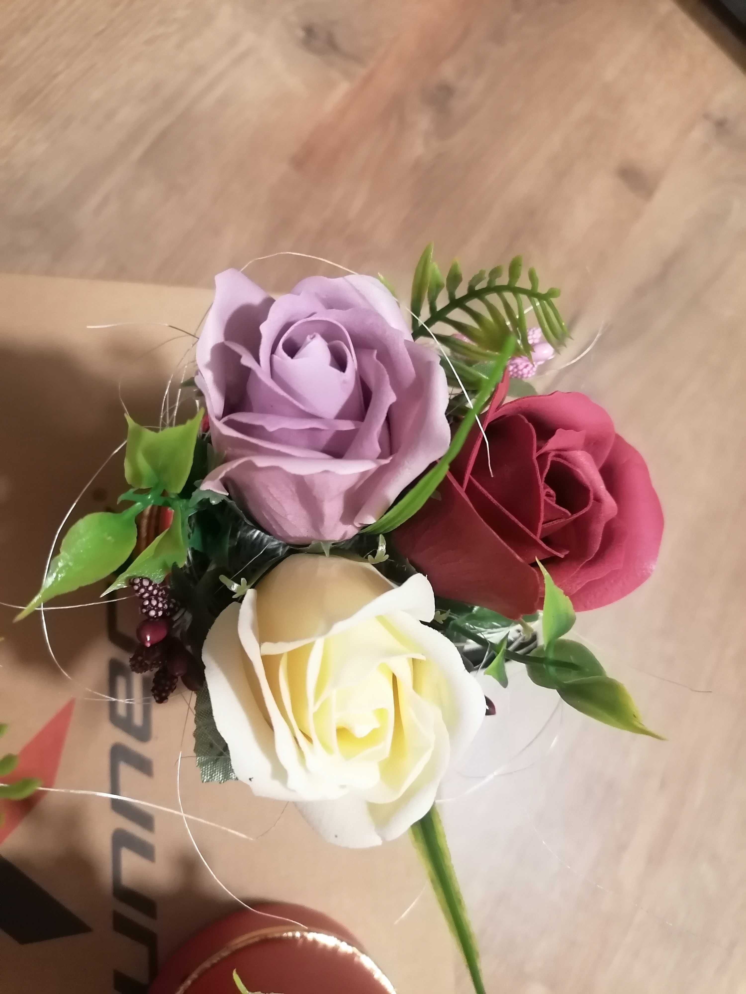 Подаръчна кутия със сапунени рози